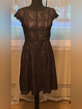Adrianna Papell Black Lace Fit-and-Flare Midi Dress 6P